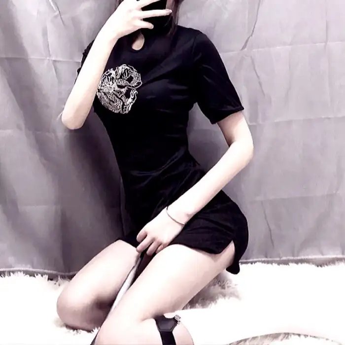 正面全裸